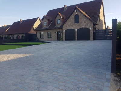 Oprit met gezaagde langwerpige porfier